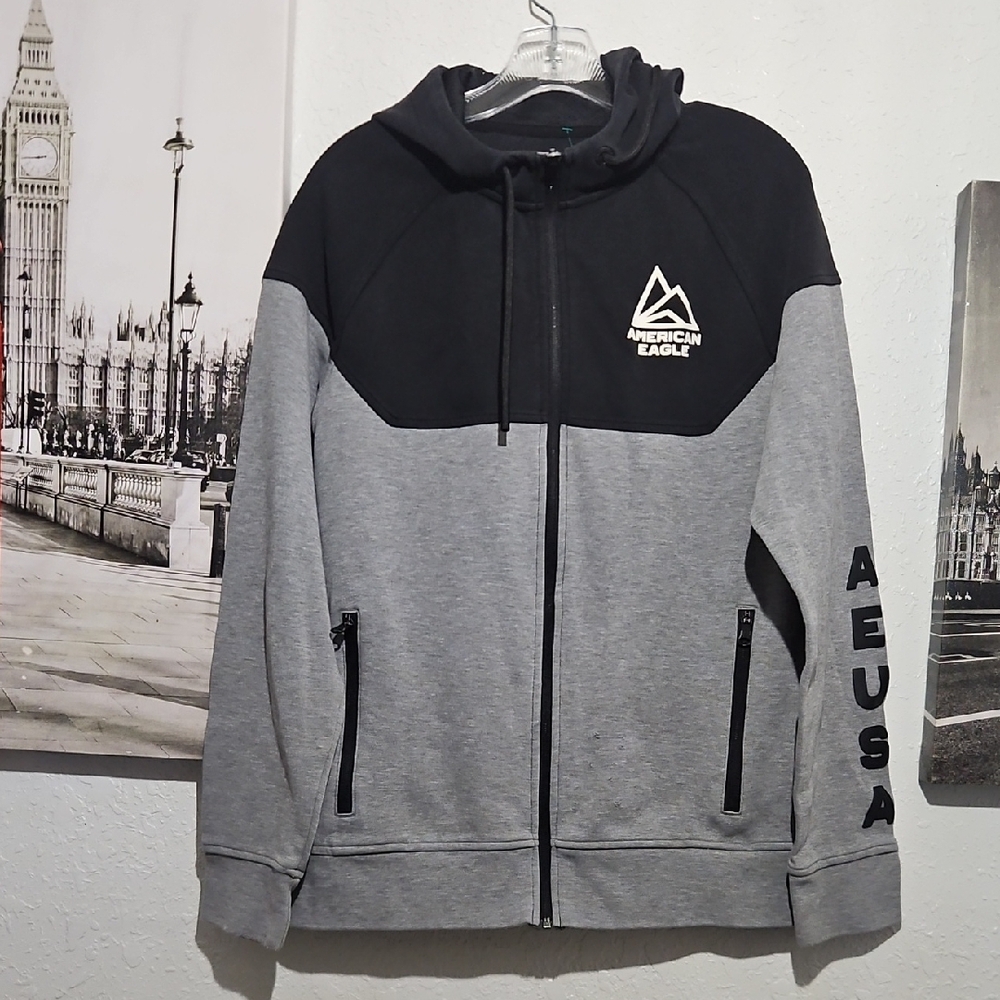 American Eagle Outfitters Black and Gray Zip Up Sweater